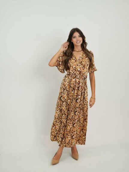 Vestido decote de bico