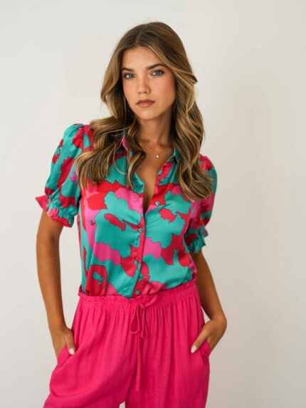 Blusa com leve estampado