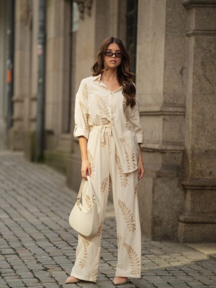 Blusa de Botões com Estampa Botânica