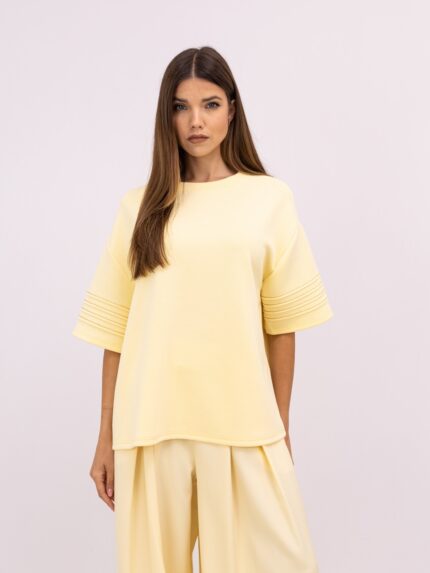 Sweatshirt Amarela com Detalhes nas Mangas