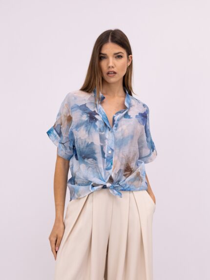 Blusa Floral Aguarela com Nó – A Fluidez da Estação