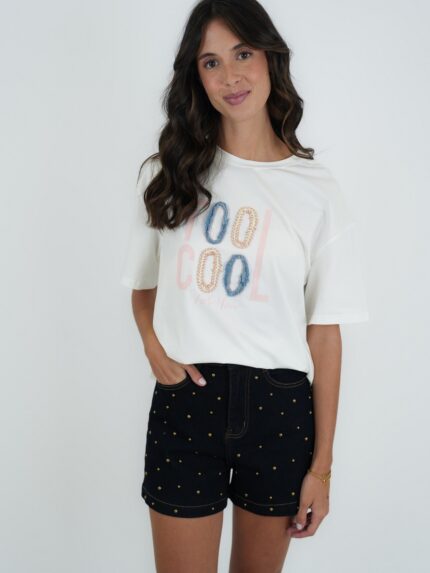 T-shirt Oversized "Too Cool" com Aplicações em Relevo