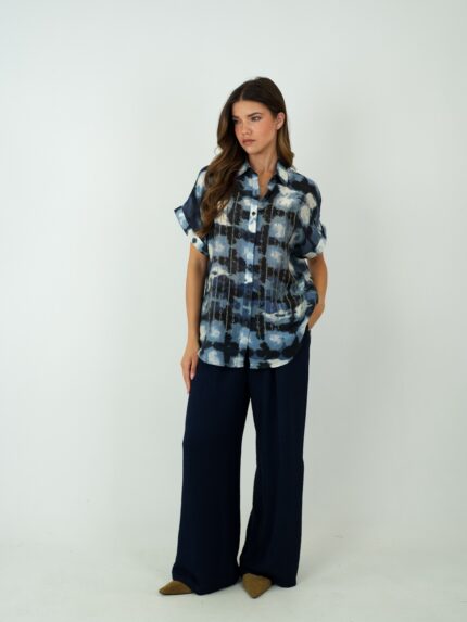 Camisa Fluida Tie-Dye com Aplicação de Cristais