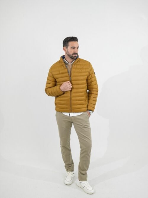 Blusão Puffer Ultra-Leve com Gola Subida